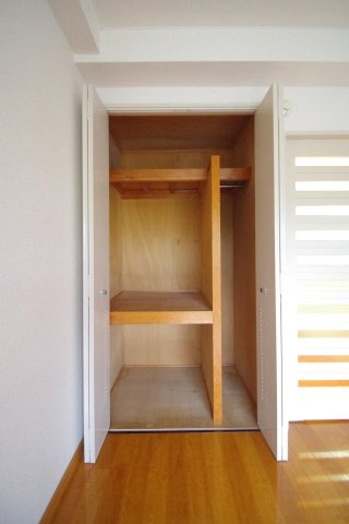 コート新屋敷の収納