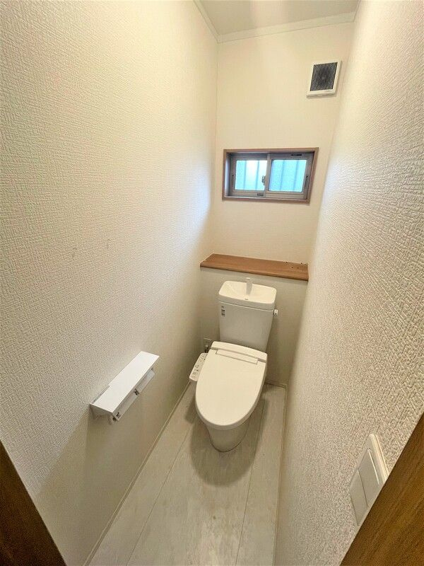 上安松戸建賃貸のトイレ