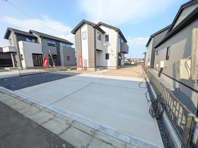 日立市東大沼町　11期　新築戸建て　3号棟の前面道路含む現地写真|陽当たりや敷地の広さをご確認できます！
本日のご見学も可能です♪
お気軽にお電話またはお問い合わせください。