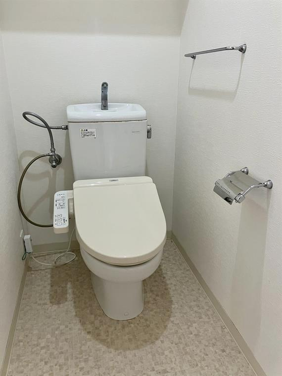 アイ・タワーのトイレ|落ち着いた色調のトイレです