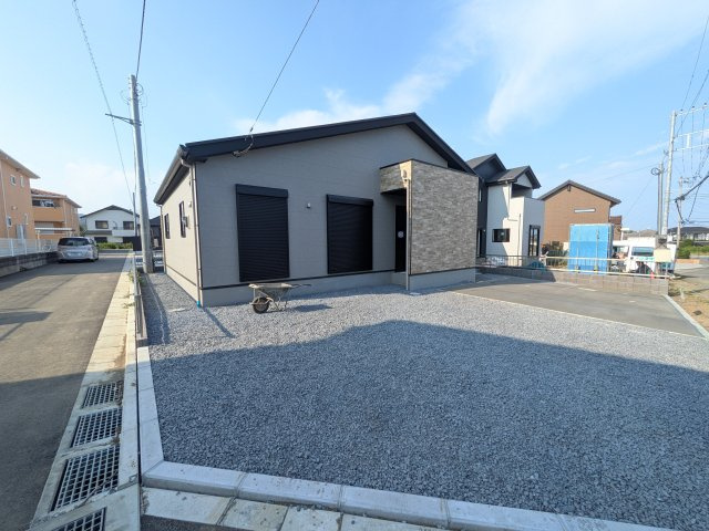 日立市東大沼町　11期　新築戸建て　4号棟の外観|【月々６万円台〜】
写真だけでは伝わらない快適さを、ぜひ現地で体感しませんか？
即日見学可能です！平日のご案内も可能です♪
お気軽にお問合せください！

