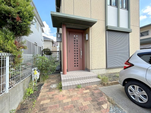 月見山1丁目戸建てのエントランス
