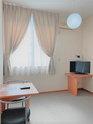 レオパレスＣｅｎｔｅｒＣｏｕｒｔの居間・リビング