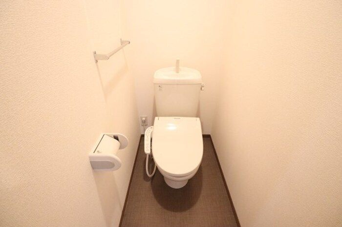 プロシード エスティのトイレ|清潔感のあるトイレです