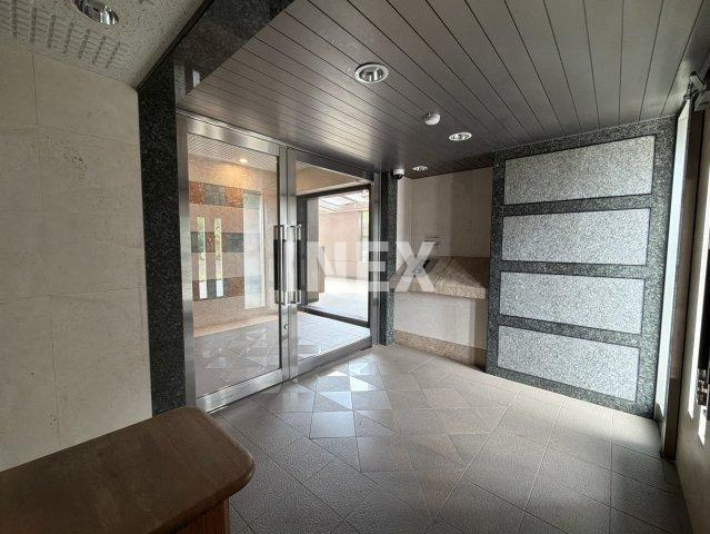 横浜市港北区師岡町の賃貸マンションのロビー