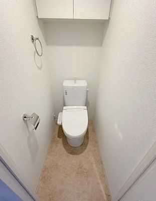 大阪市浪速区桜川１丁目の賃貸マンションのトイレ