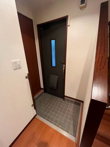 MOZAEMON本山の玄関