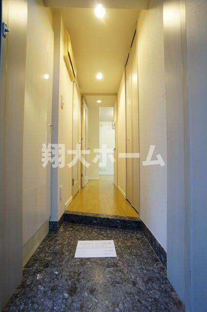 デュオ・スカーラ新宿Ⅱの玄関