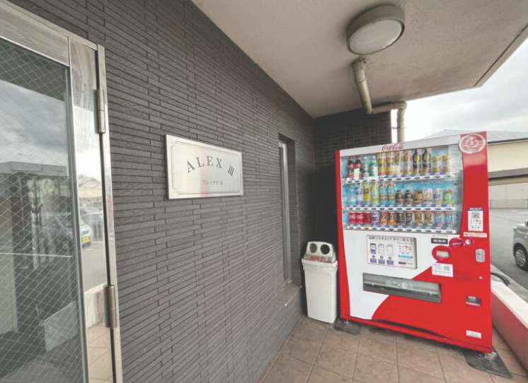 トレステーラ　アレックスⅢのエントランス