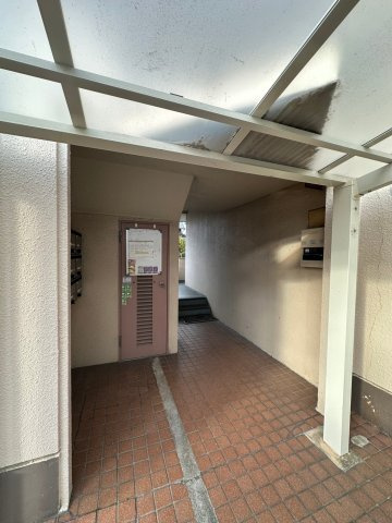 ハイツ奥田のエントランス