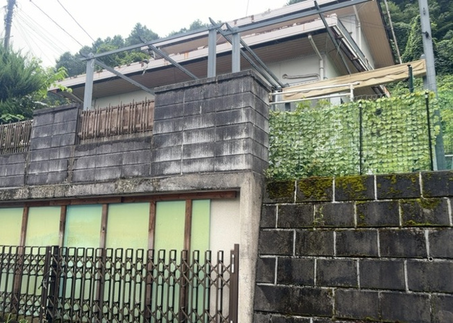 【外観】 | 物件の詳細については、現地を見てわかること以外に、役所や法務局などで調べないとわからないことがあります。そのため、現地に行く場合は、もしこの物件を買ったらどのような生活ができるかをイメージしましょう。