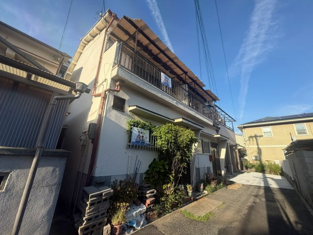 平野区喜連1丁目の外観|現地前面道路の様子です。周辺は住宅が建ち並ぶ落ち着いた住環境となっています。