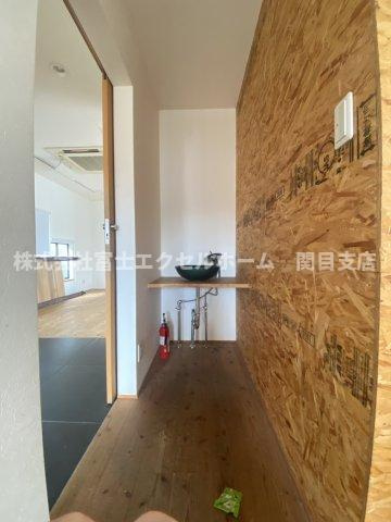 寝屋川市高柳栄町の店舗事務所の内装
