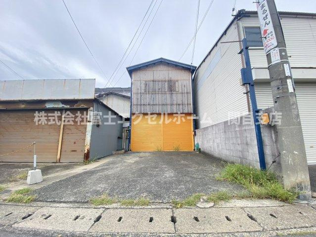 寝屋川市高柳栄町の店舗事務所の外観