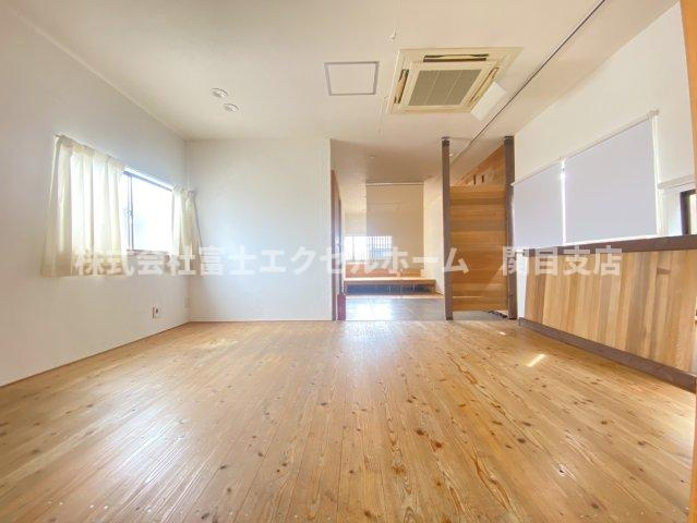 寝屋川市高柳栄町の店舗事務所の内装