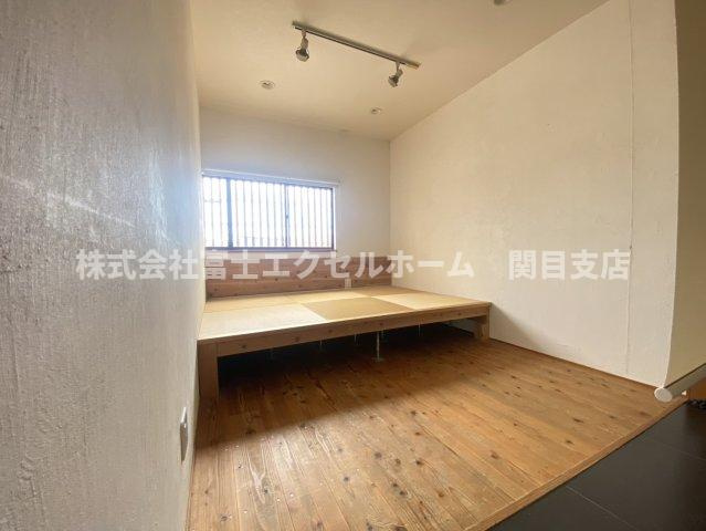 寝屋川市高柳栄町の店舗事務所の内装
