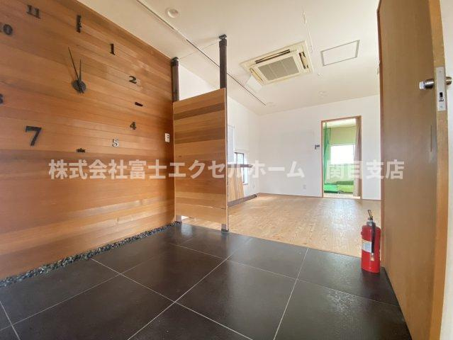 寝屋川市高柳栄町の店舗事務所の内装