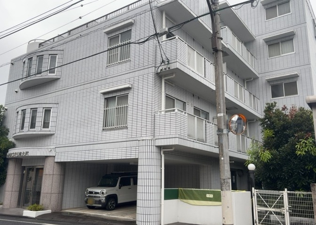 【現況写真】 | アルドーレ南大沢 | 眺望の良さを楽しめるダイニングキッチンで家族団らんの時間を過ごしてはいかがでしょうか。バルコニーから見える景色を家族で眺める時間は、時間が経つのを忘れてしまいそうですね。是非、現地を見に行きましょう！