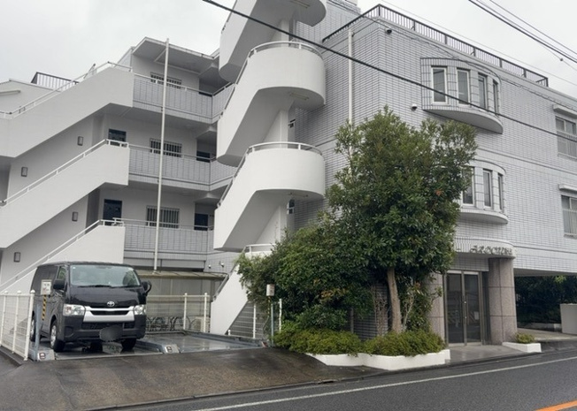 【構造・工法・仕様】 | アルドーレ南大沢 | ＳＲＣ造は強度や耐震性の面でもRC造と比べて優れています。そのため、10階建以上の高層または超高層マンションなどの建築にも多く採用されています。柱や梁などのサイズが小さくても高い耐震性を確保できます。
