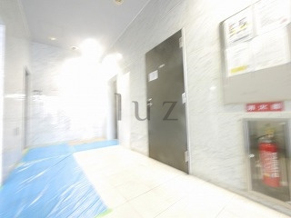 グリアス横浜プルミエールのエントランス