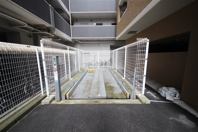 【駐車場】 | クレストコート難波サウス