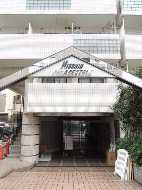 日神パレステージ本駒込のエントランス