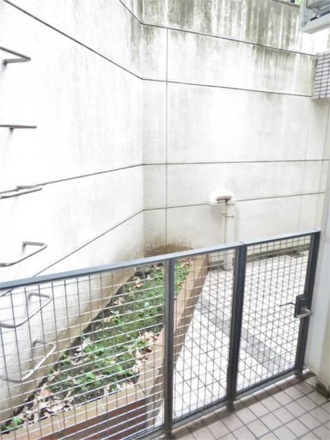 日神パレステージ本駒込のバルコニー