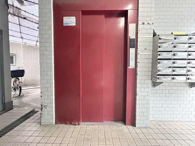 【設備】 | メゾーネ大山 | 無いと困ってしまう設備の筆頭がエレベーター。定期的なメンテナンスが必要な大型機械です。よく整備されていることをご確認ください。～即日のご見学可能～　お問合せはお気軽にどうぞ。