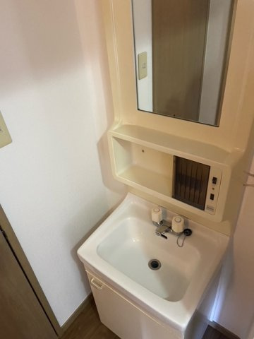 たのし荘の独立洗面台