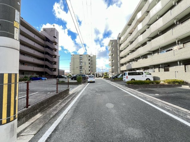 ファミール若園の周辺