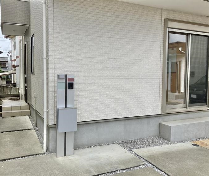 西原町戸建のエントランス|清潔なエントランスです