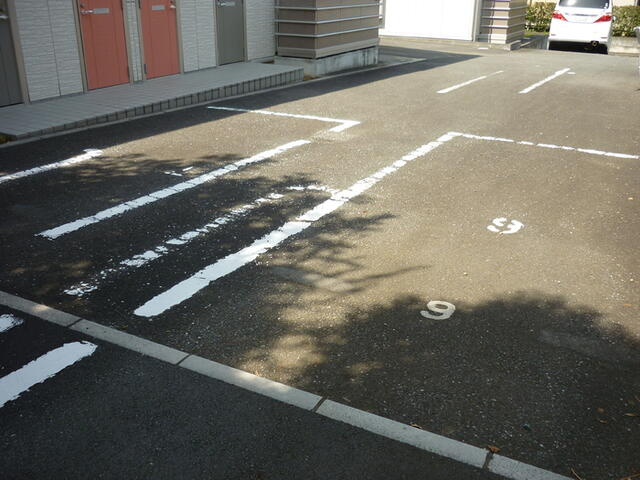 トレゾールの駐車場