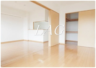 【居間・リビング】 | ＬｉｔｔｌｅＦｏｒｅｓｔ | 洋室のお部屋です。