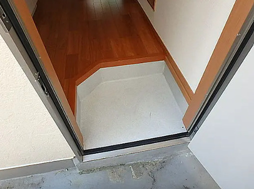 コーポフミの玄関