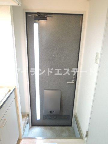 レヴィーユ　駅近　室内洗濯機置場　バストイレ別の玄関|※別号室参考写真