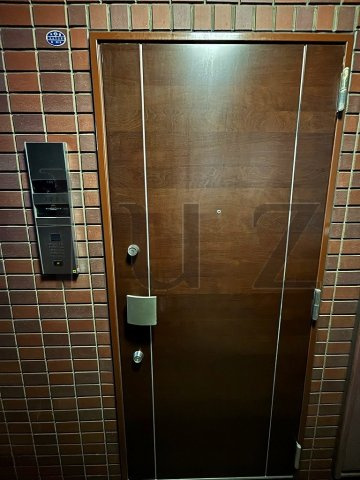 グリフィン横浜西口壱番館の玄関