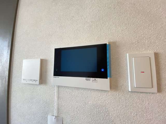 安心のモニター付きインターホン★