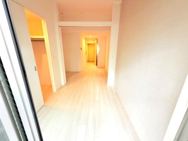 セレニテ西元町アリエの洋室