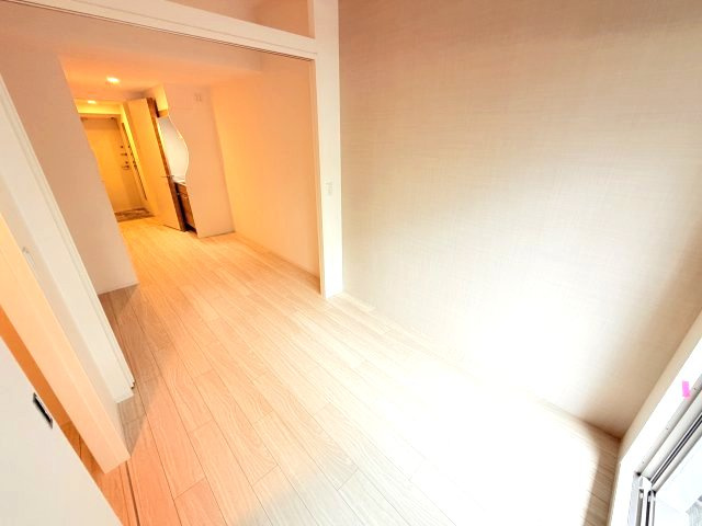 セレニテ西元町アリエの洋室