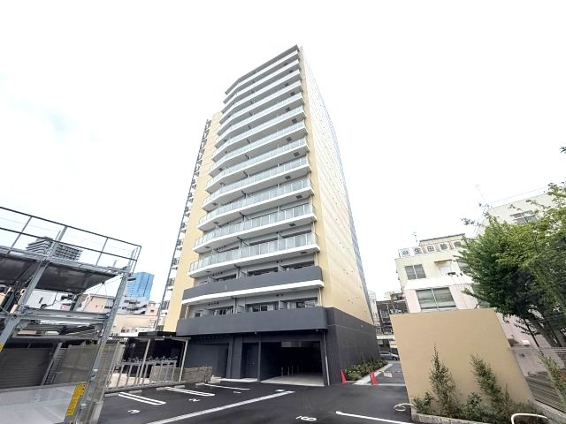 セレニテ西元町アリエの外観