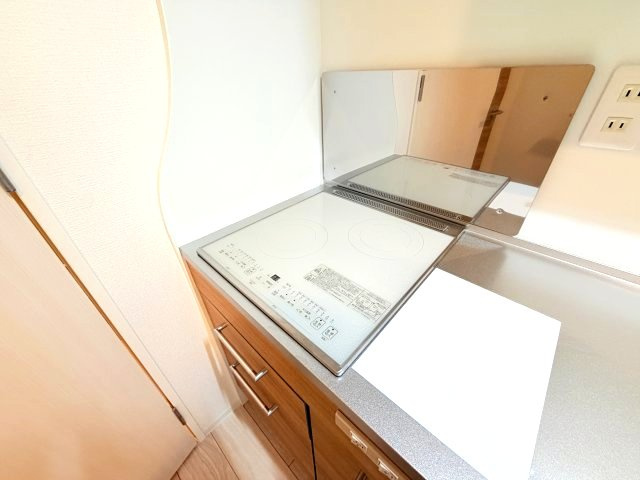 セレニテ西元町アリエのキッチン