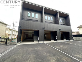 K-GARAGE猪名寺の外観
