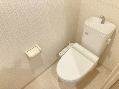 【トイレ】 | カーサ・パトリス | 別のお部屋の写真です