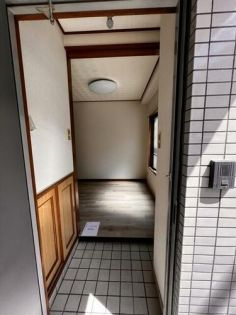 神戸市中央区山本通４丁目の賃貸マンションの玄関