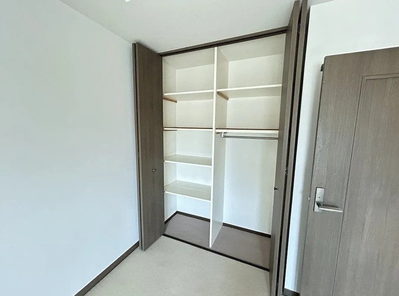 芦屋市南宮町の賃貸マンションの収納