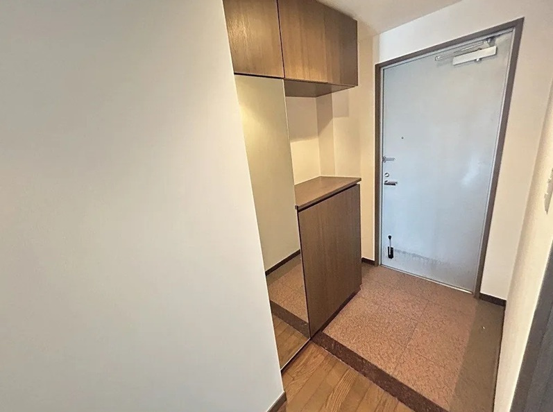芦屋市南宮町の賃貸マンションの玄関