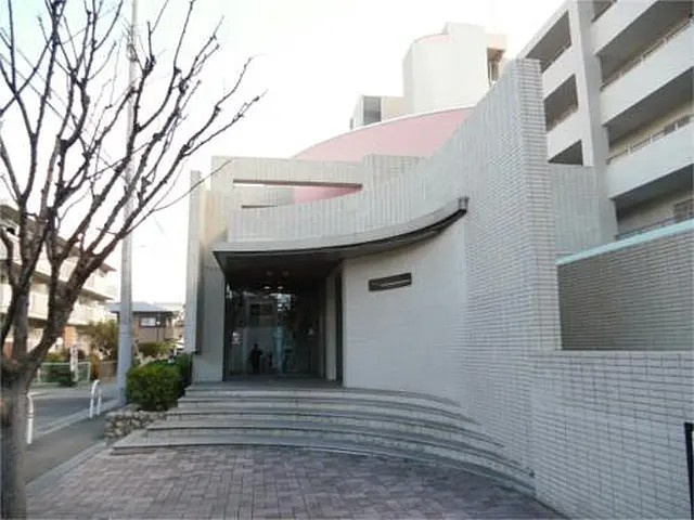 芦屋市南宮町の賃貸マンションのエントランス