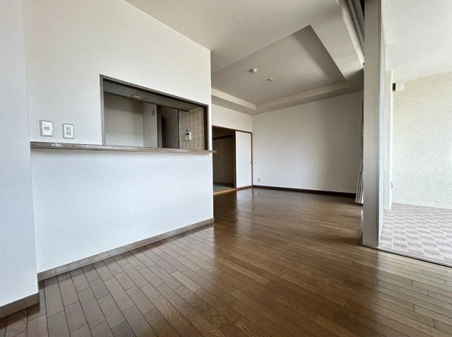 芦屋市南宮町の賃貸マンションの居間・リビング