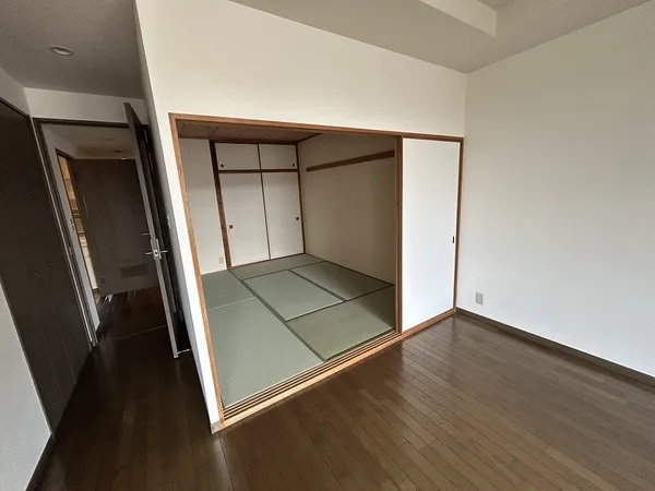 芦屋市南宮町の賃貸マンションの居間・リビング