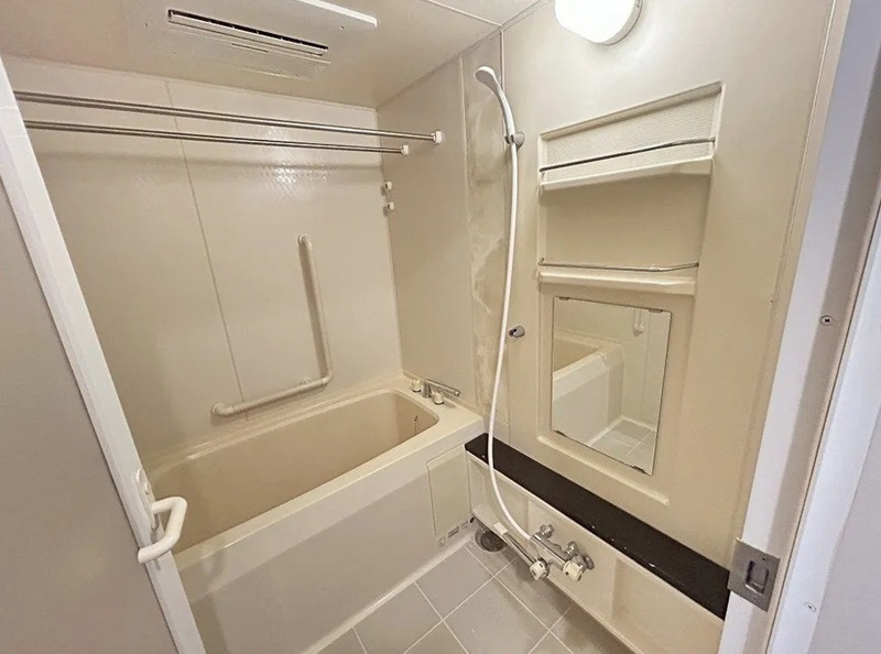 芦屋市南宮町の賃貸マンションの浴室